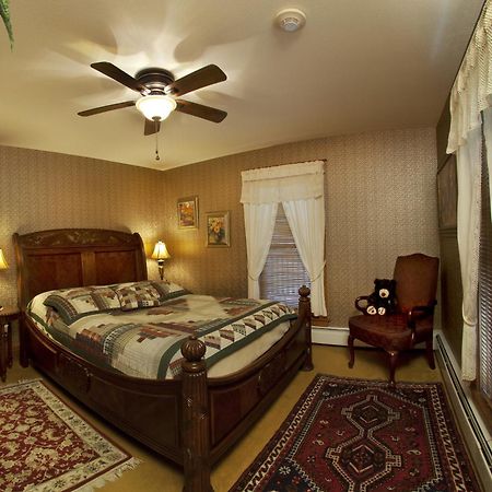 The Historic Elk Mountain Hotel Room photo