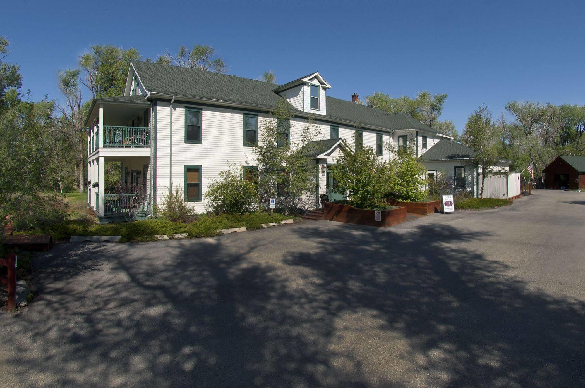 The Historic Elk Mountain Hotel Exterior photo